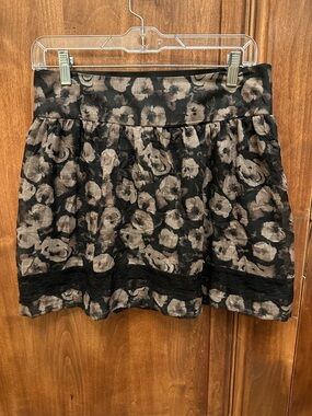 Stooshy Black and Gray Floral Lace-Trim Mini Skirt